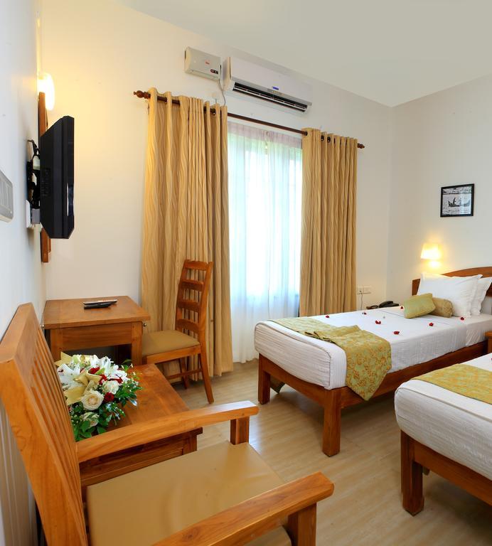 Abad Pepper Route Hotell Kochi Exteriör bild