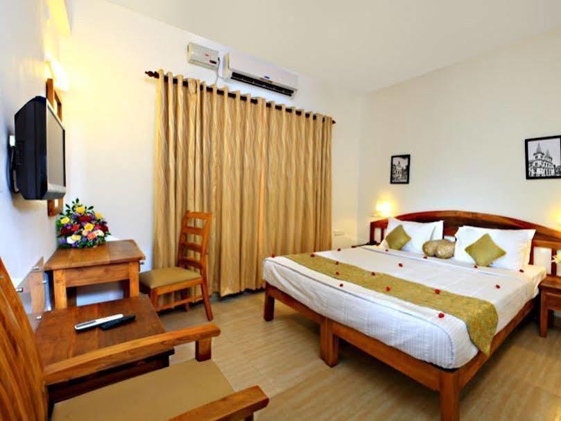 Abad Pepper Route Hotell Kochi Exteriör bild
