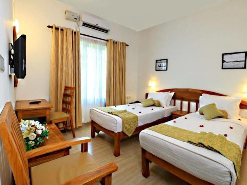 Abad Pepper Route Hotell Kochi Exteriör bild